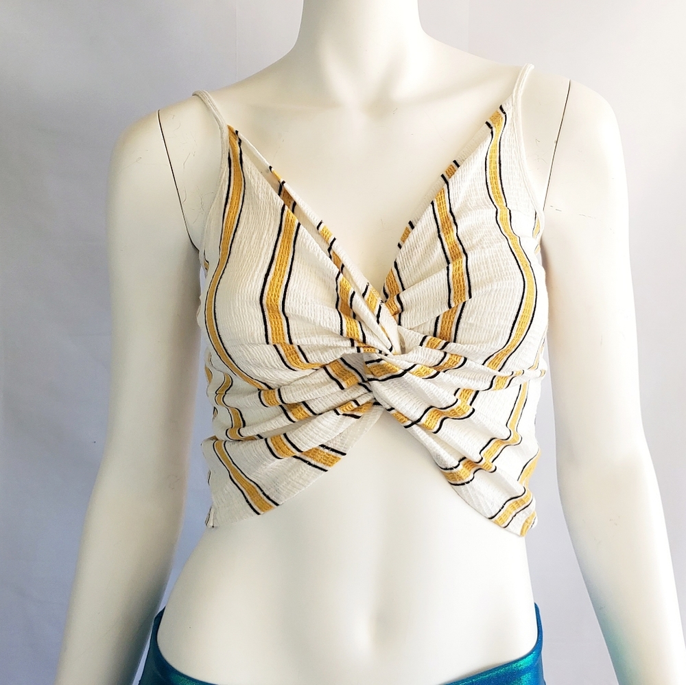 LOVE TREE Midriff Top